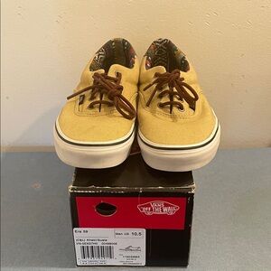 Vans Kids Canvas Low-Top Sneakers in Khaki with Brown Laces